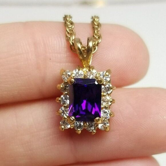 Vintage Purple Rhinestone Emerald Cut Pendant Necklace, Gold Tone Chain, Estate - Picture 1 of 6